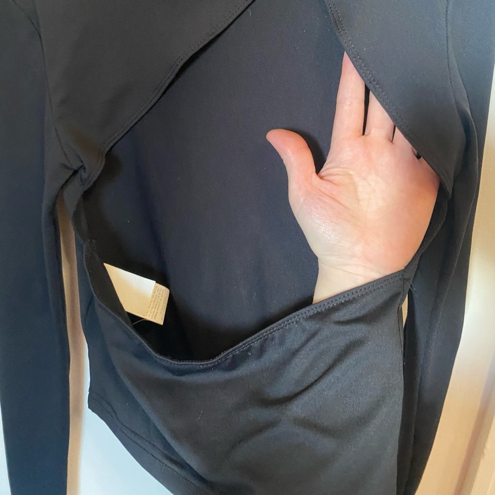 Black thin sleek Turtleneck Long Sleeve Top with cutout back - Picture 5 of 8